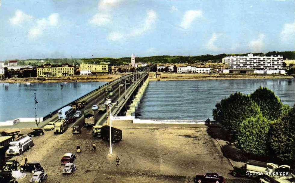 33 Bordeaux Le Pont sur la Garonne 1964.jpg